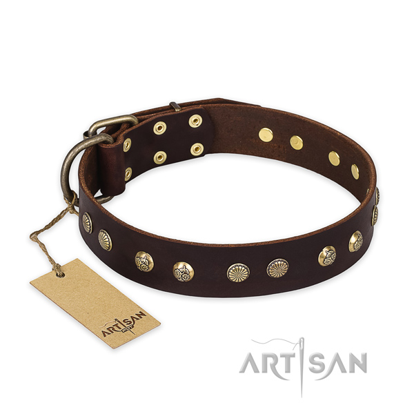 Stylish design genuine leather dog collar with rust resistant buckle